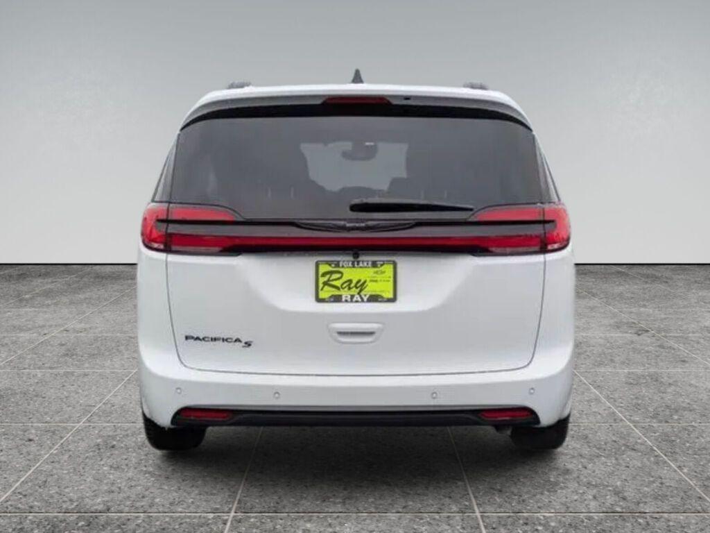 new 2026 Chrysler Pacifica car, priced at $37,811
