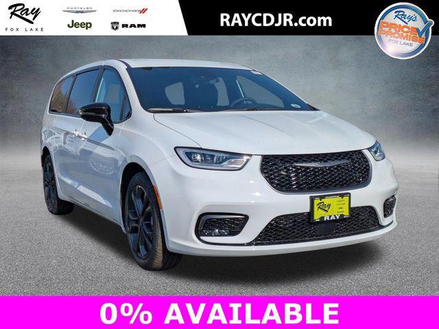 new 2026 Chrysler Pacifica car, priced at $41,287