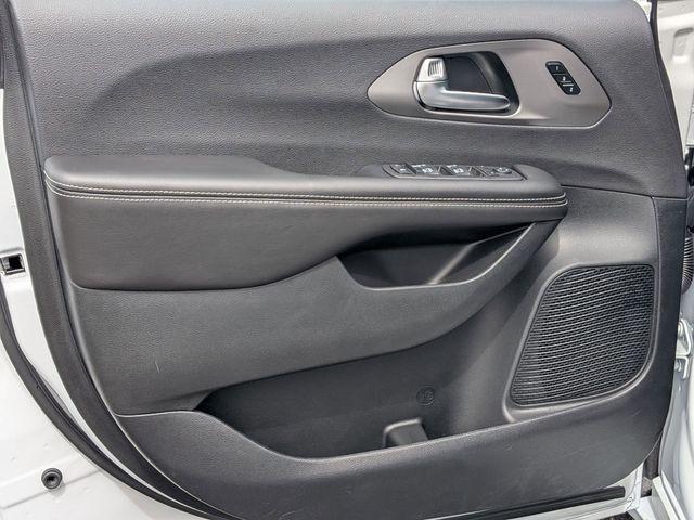 new 2027 Chrysler Pacifica car, priced at $45,196