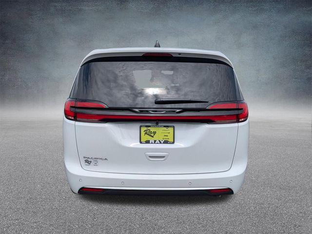 new 2027 Chrysler Pacifica car, priced at $45,196