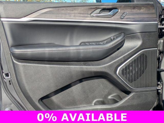 new 2026 Jeep Grand Cherokee car, priced at $44,182