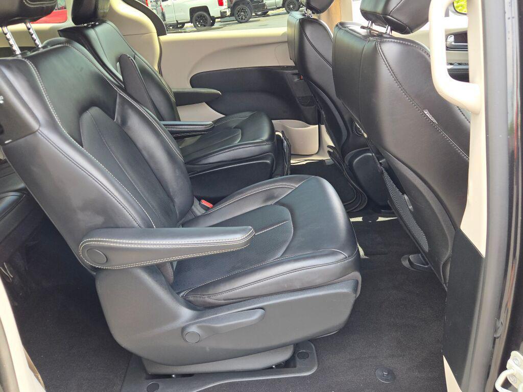 used 2023 Chrysler Pacifica Hybrid car, priced at $23,281