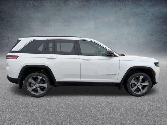 new 2026 Jeep Grand Cherokee car, priced at $42,714