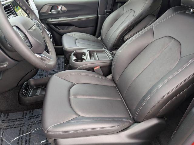 new 2027 Chrysler Pacifica car, priced at $44,627