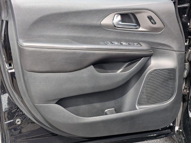 new 2027 Chrysler Pacifica car, priced at $45,196
