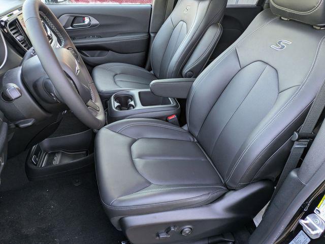 new 2026 Chrysler Pacifica car, priced at $44,501