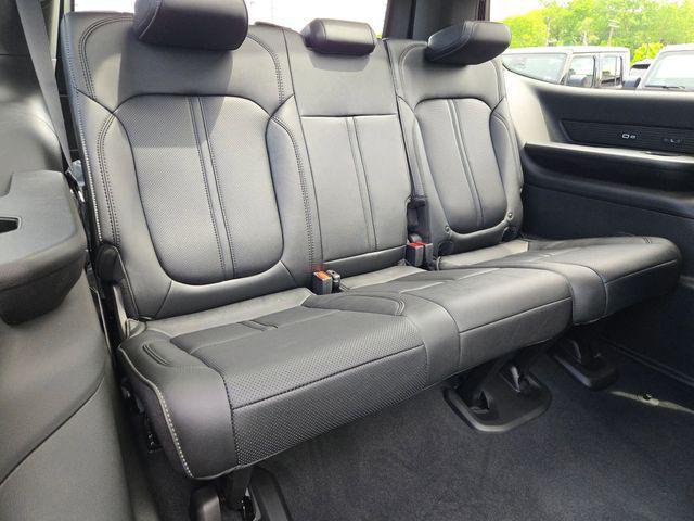 new 2026 Jeep Grand Wagoneer car, priced at $77,928
