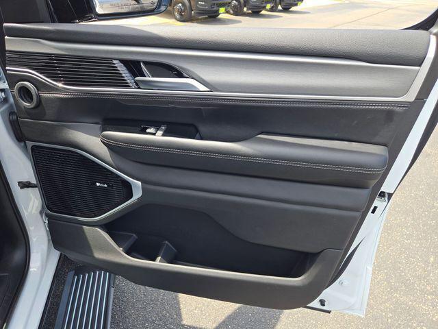 new 2026 Jeep Grand Wagoneer car, priced at $77,323