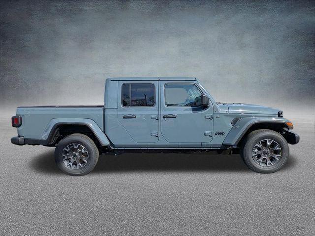 new 2026 Jeep Gladiator car, priced at $47,192