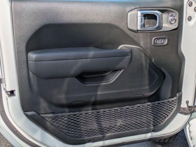new 2026 Jeep Wrangler car, priced at $47,075