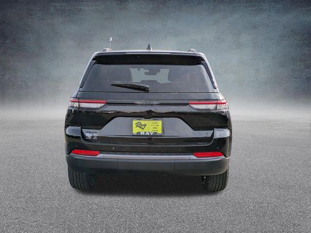 new 2026 Jeep Grand Cherokee car, priced at $44,211