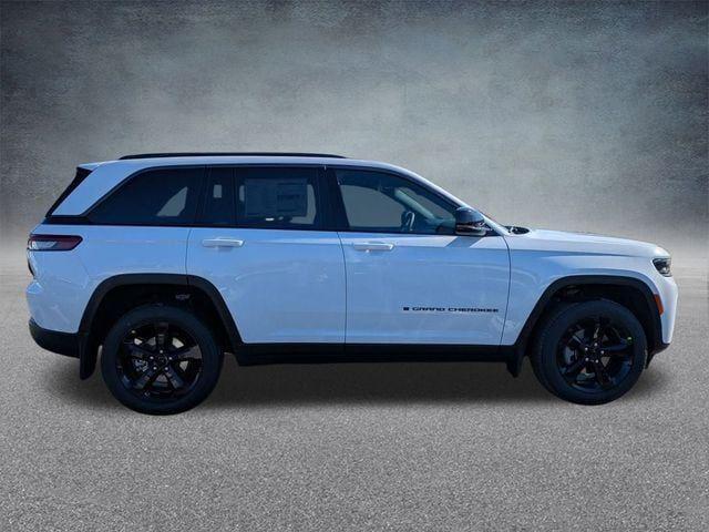 new 2026 Jeep Grand Cherokee car, priced at $43,371