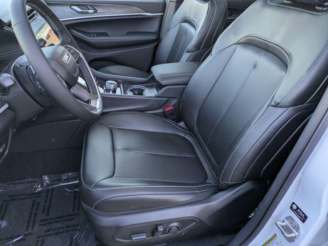 new 2026 Jeep Grand Cherokee car, priced at $43,371