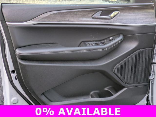 new 2026 Jeep Grand Cherokee car, priced at $43,294