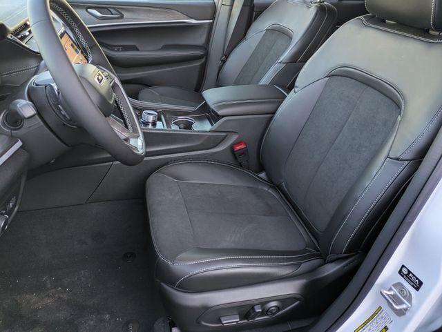 new 2026 Jeep Grand Cherokee car, priced at $40,294
