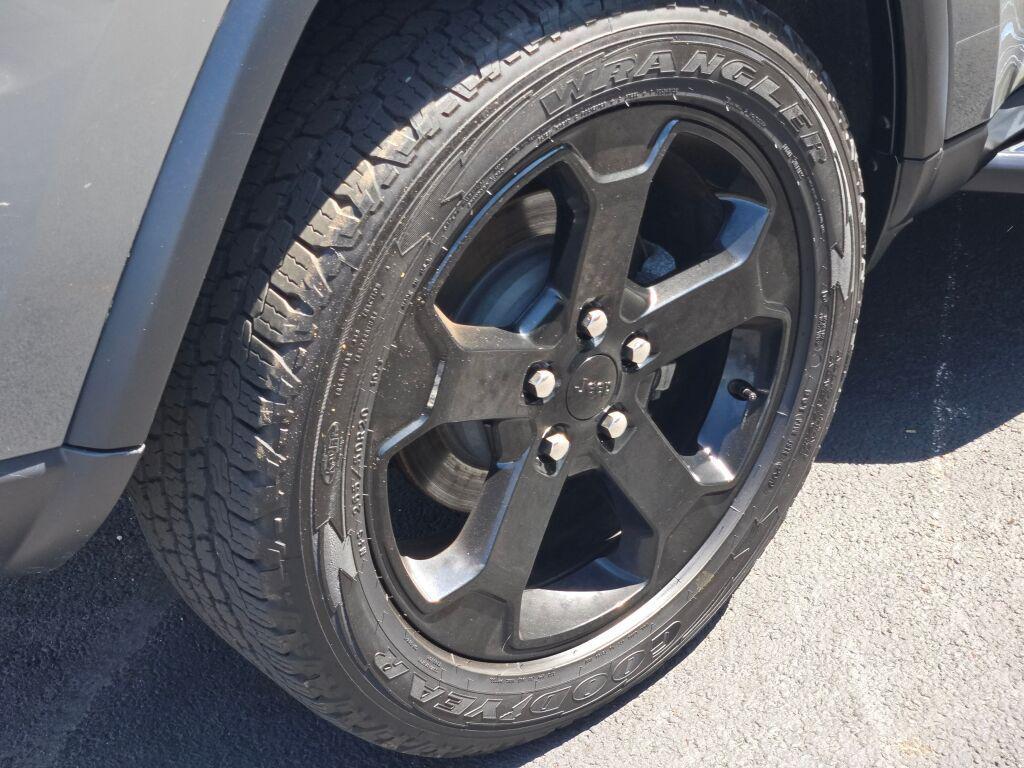 used 2020 Jeep Grand Cherokee car, priced at $26,426