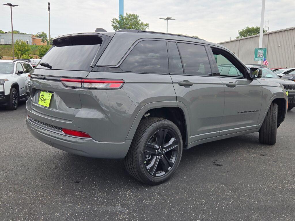 new 2027 Jeep Grand Cherokee car, priced at $51,063
