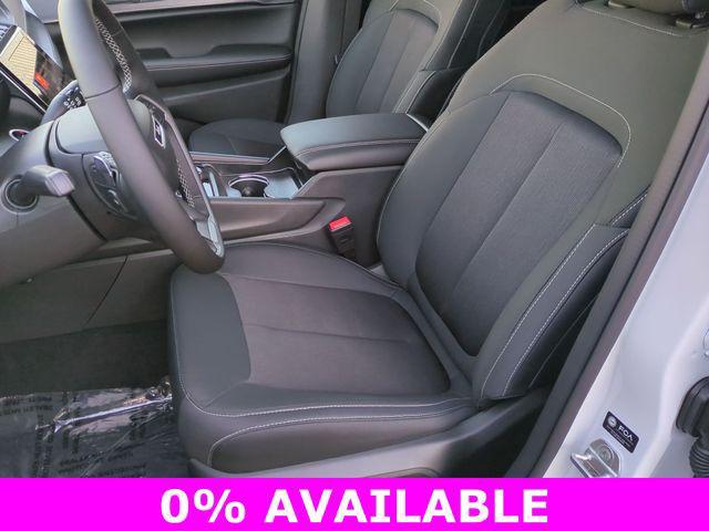 new 2026 Jeep Grand Cherokee car, priced at $41,793