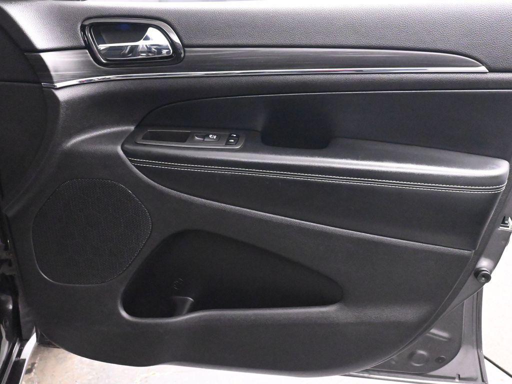 used 2021 Jeep Grand Cherokee car, priced at $18,651