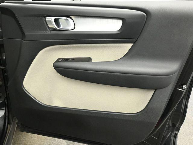 used 2022 Volvo XC40 car, priced at $15,650