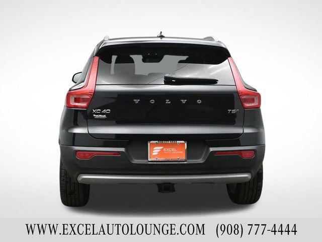 used 2022 Volvo XC40 car, priced at $15,650