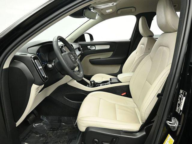 used 2022 Volvo XC40 car, priced at $15,650