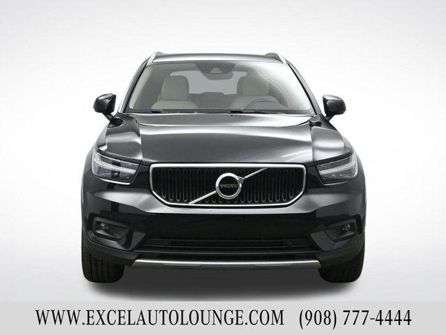 used 2022 Volvo XC40 car, priced at $15,650