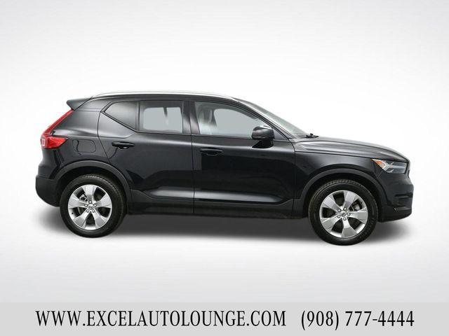 used 2022 Volvo XC40 car, priced at $15,650