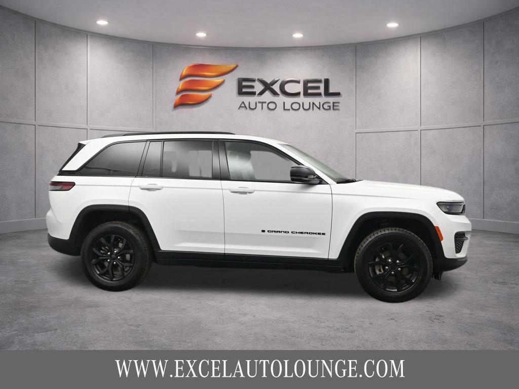 used 2025 Jeep Grand Cherokee car, priced at $30,990
