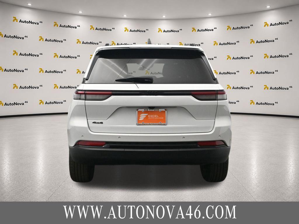 used 2025 Jeep Grand Cherokee car, priced at $29,889