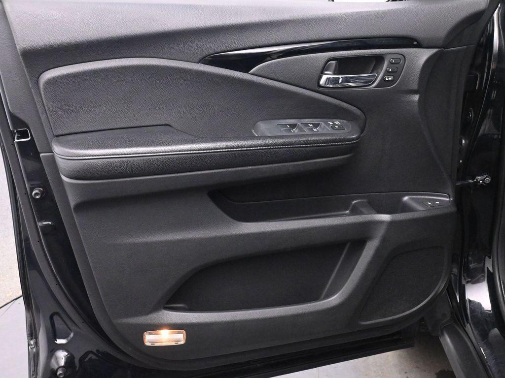 used 2016 Honda Pilot car, priced at $15,560