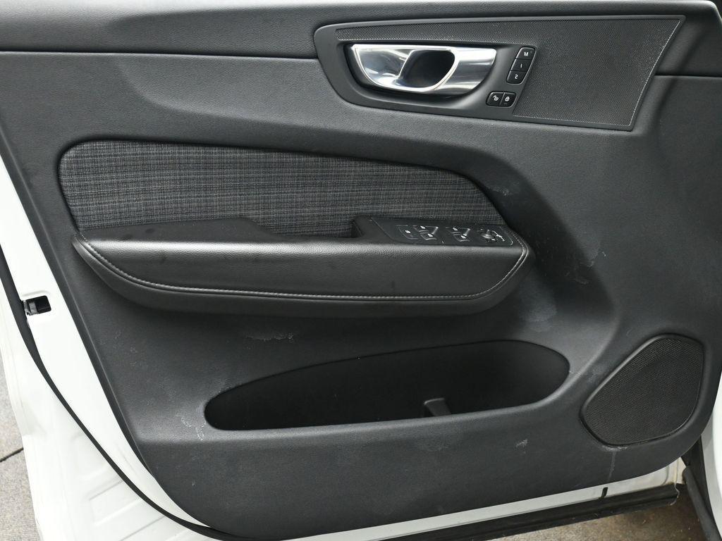 used 2023 Volvo XC60 car, priced at $23,751