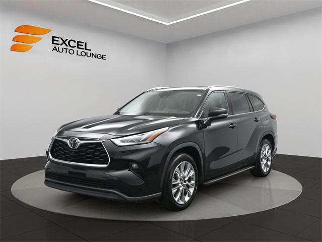 used 2022 Toyota Highlander car, priced at $28,769