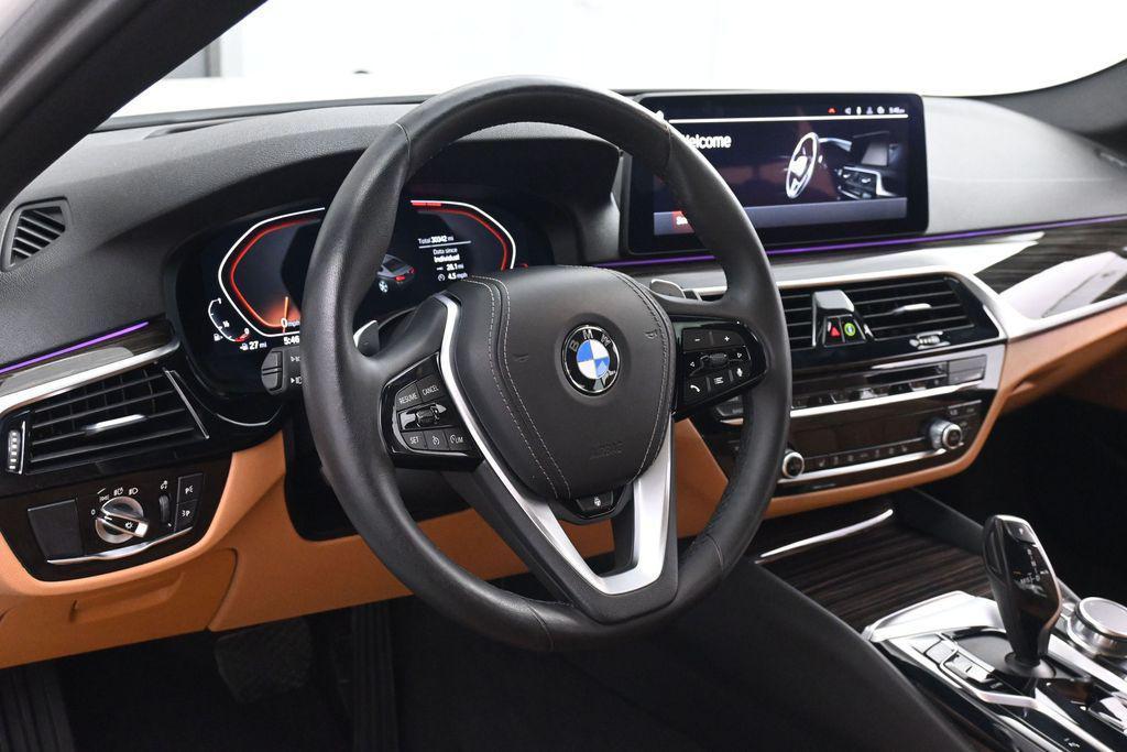 BMW 5 Series view 23