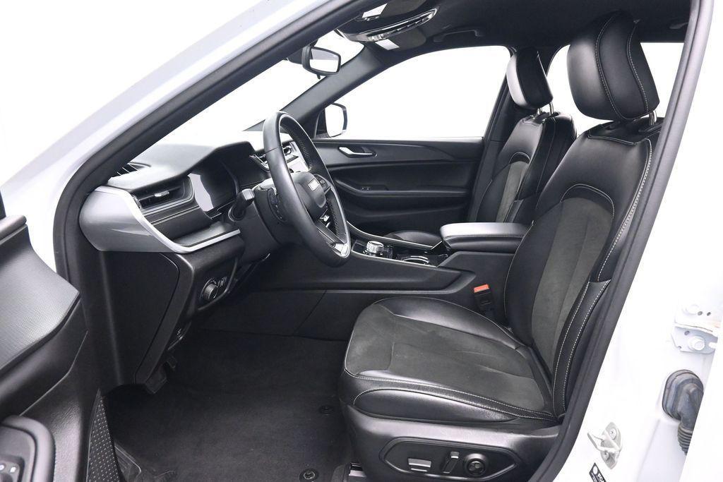 used 2023 Jeep Grand Cherokee L car, priced at $25,495