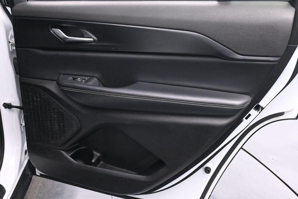 used 2023 Jeep Grand Cherokee L car, priced at $25,495
