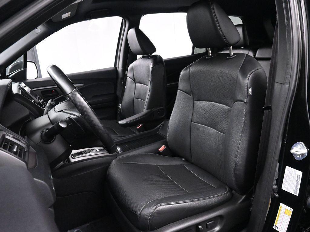 used 2022 Honda Passport car, priced at $21,671