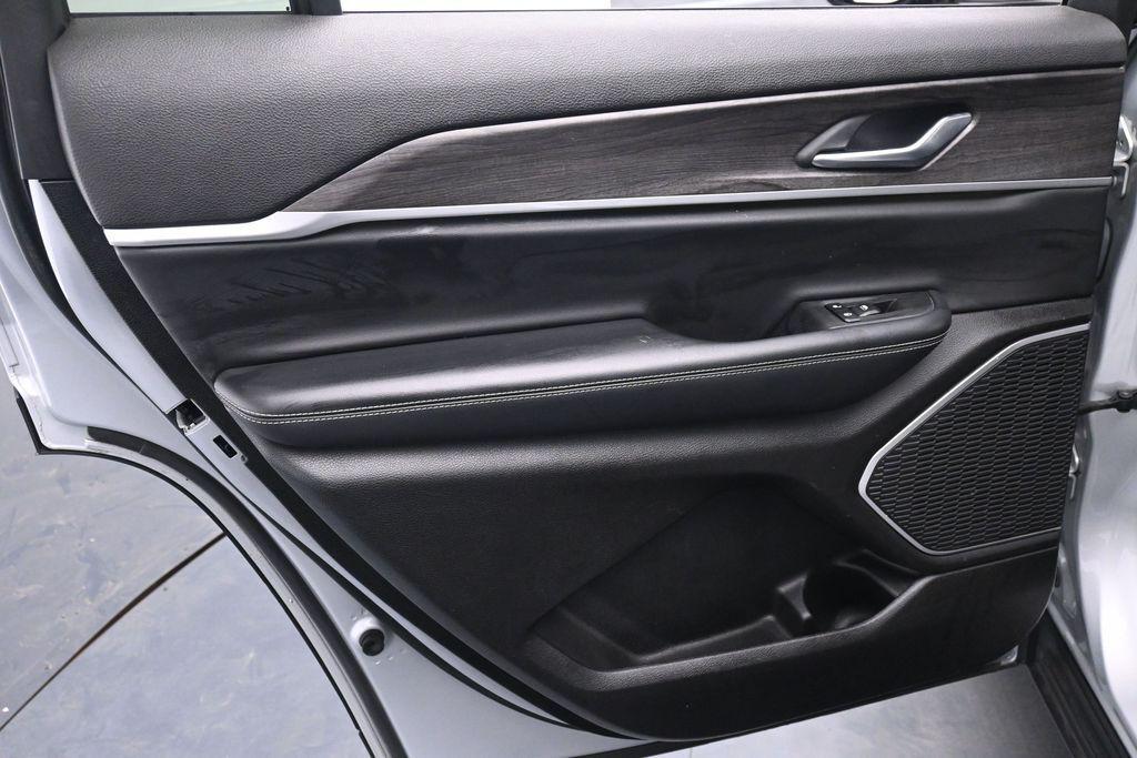 used 2021 Jeep Grand Cherokee L car, priced at $25,495