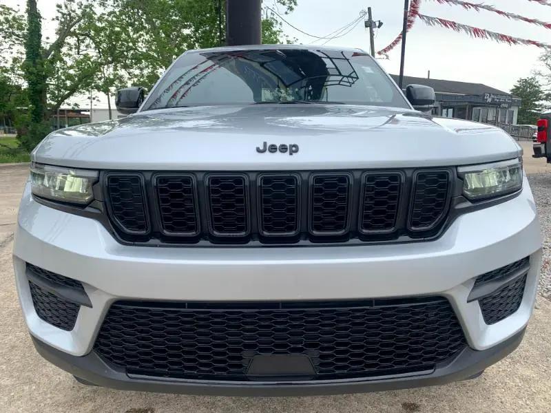 used 2024 Jeep Grand Cherokee car, priced at $33,699