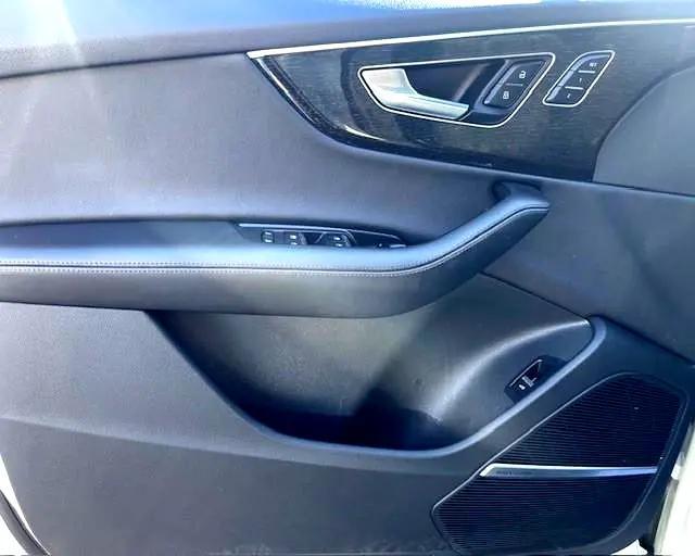 used 2023 Audi Q7 car, priced at $32,275