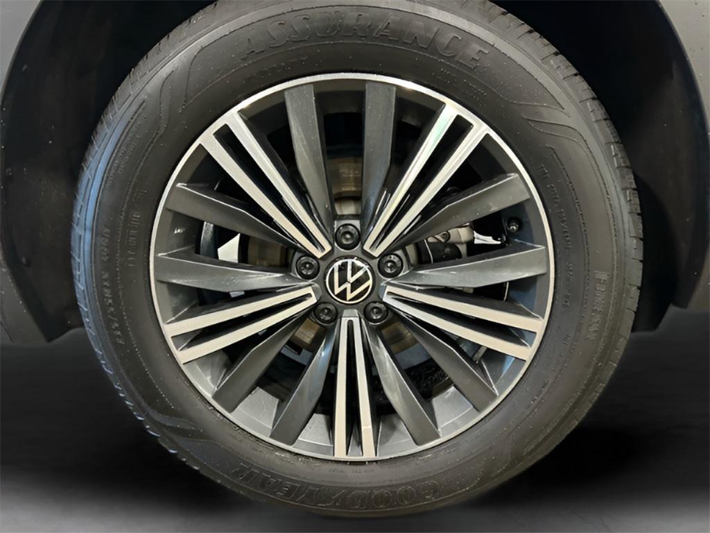 used 2024 Volkswagen Tiguan car, priced at $24,262