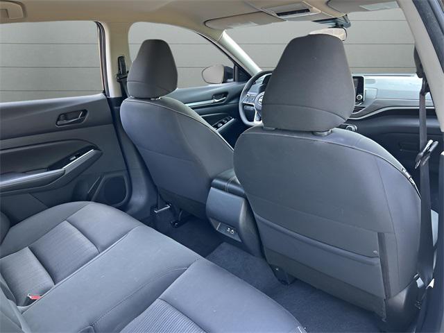 2023 Super Black Clearcoat Nissan Altima