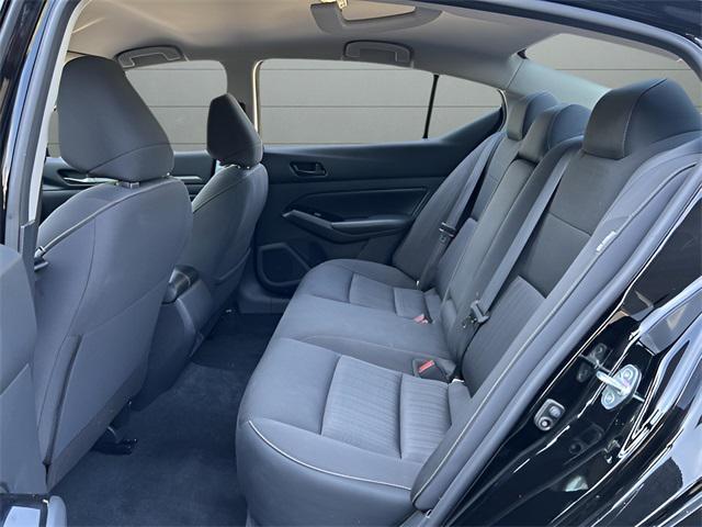 2023 Super Black Clearcoat Nissan Altima