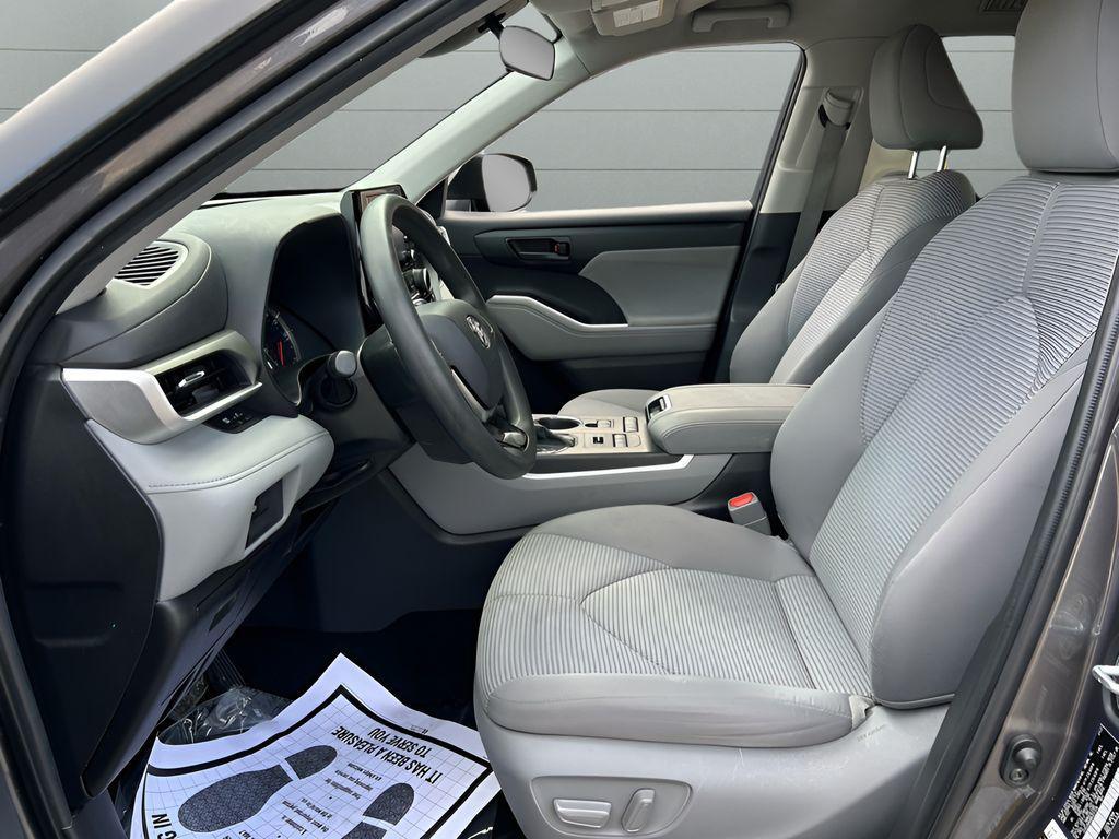 used 2021 Toyota Highlander car, priced at $25,115