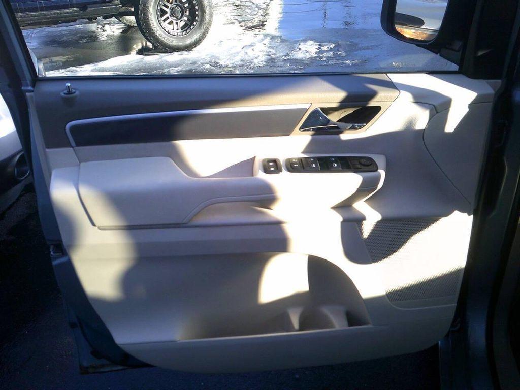 used 2009 Volkswagen Routan car, priced at $5,495