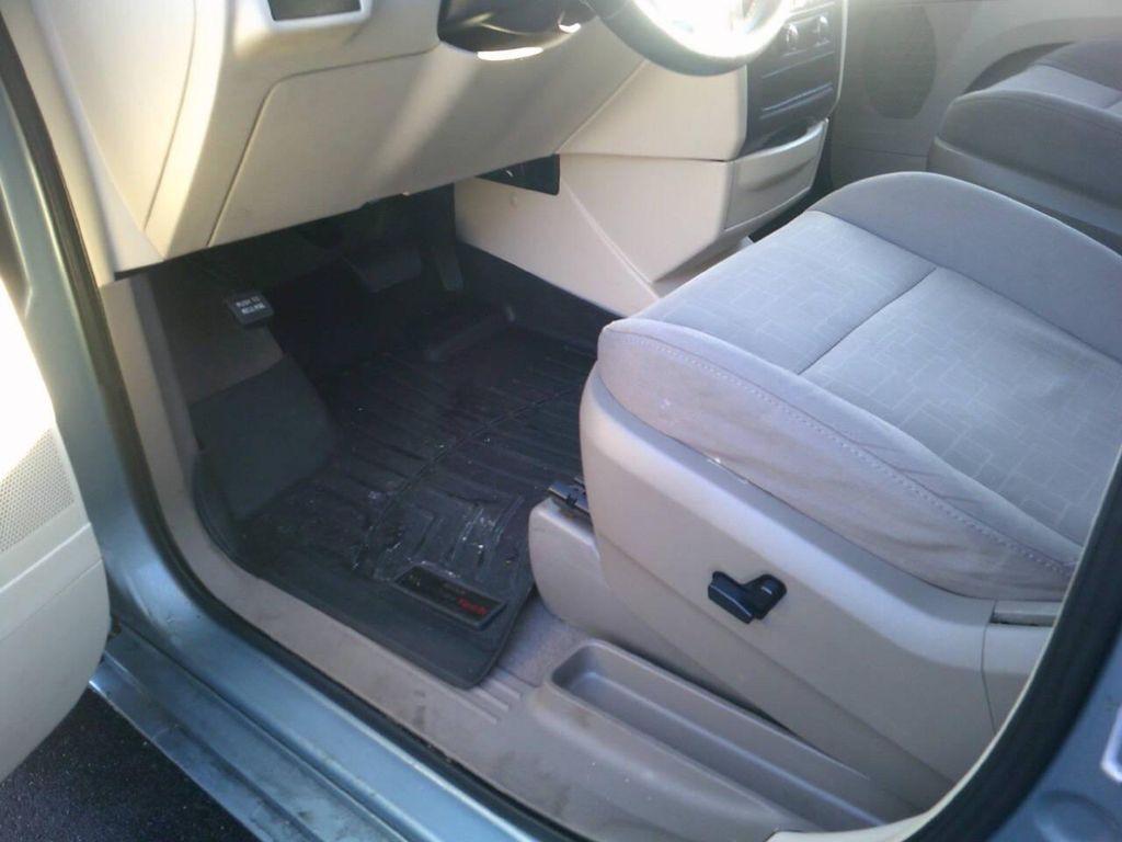 used 2009 Volkswagen Routan car, priced at $5,495