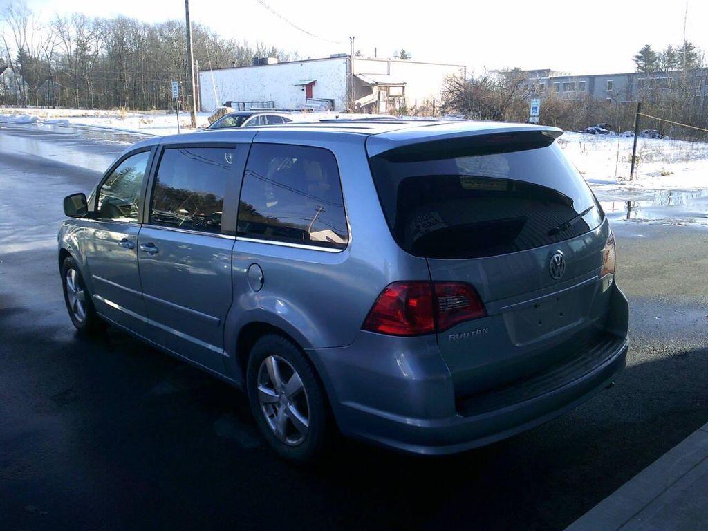 used 2009 Volkswagen Routan car, priced at $5,495