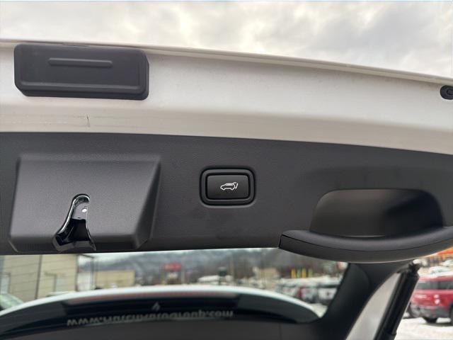 used 2025 Hyundai TUCSON Hybrid car, priced at $28,998