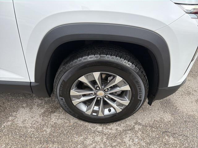 used 2025 Chevrolet Equinox car, priced at $27,998