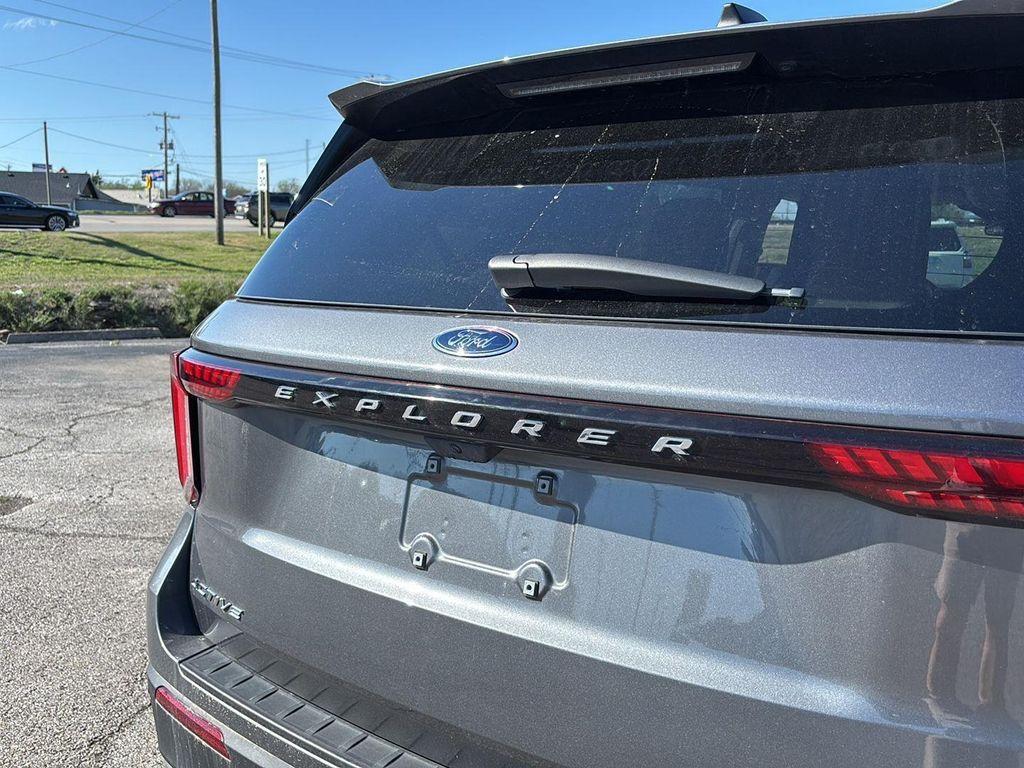 used 2025 Ford Explorer car, priced at $40,299